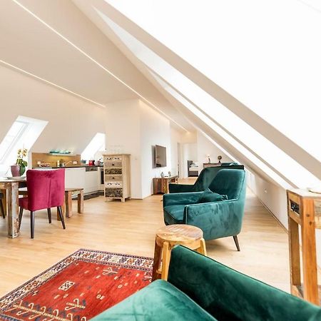 Grosse Dachgeschosswohnung Im Herzen Von Graz Exterior foto