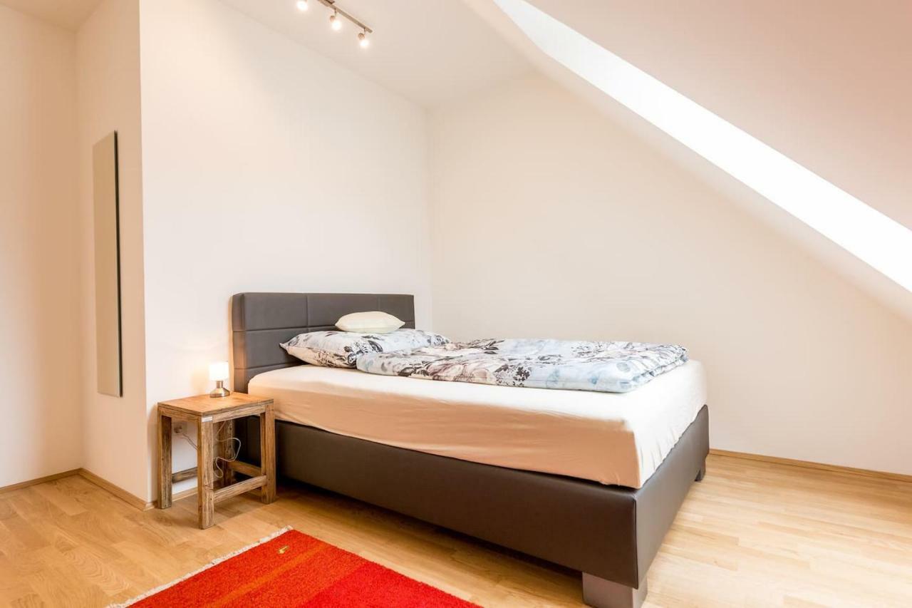 Grosse Dachgeschosswohnung Im Herzen Von Graz Exterior foto